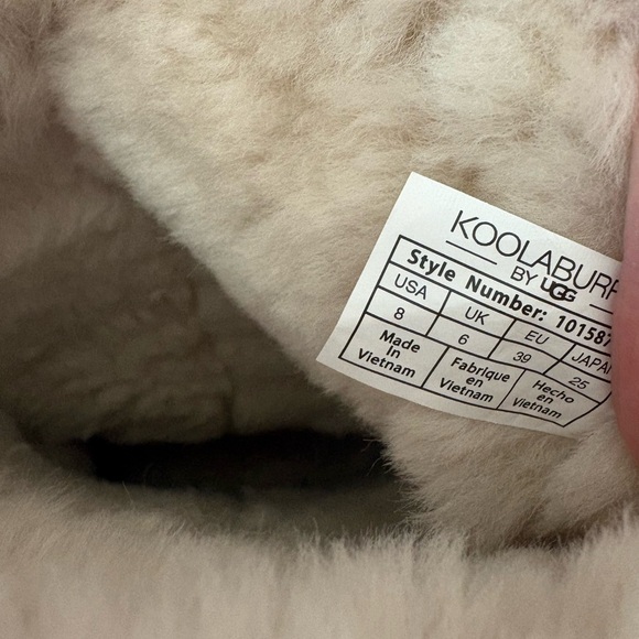 Koolaburra Ugg Tan Boots with Faux Fur and Bow Accents - Picture 6 of 6